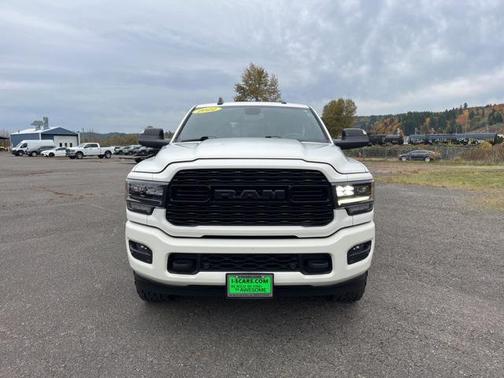 2022 RAM 3500 Limited Crew Cab 4x4 8' Box