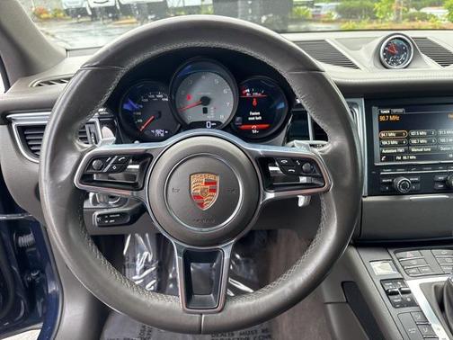 2015 Porsche Macan S