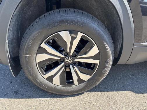 2026 Volkswagen Atlas Cross Sport 2.0T SE