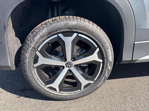 2025 Volkswagen Tiguan 2.0T SE 4MOTION