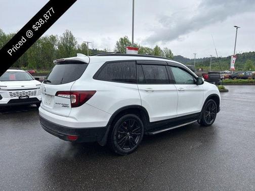Platinum White Pearl 2022 Honda Pilot AWD Black Edition