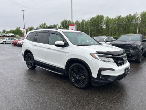 Platinum White Pearl 2022 Honda Pilot AWD Black Edition