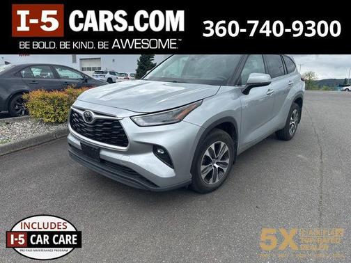 Celestial Silver Metallic 2021 Toyota Highlander XLE