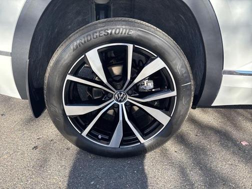 2026 Volkswagen Atlas 2.0T SEL Premium R-Line 4MOTION