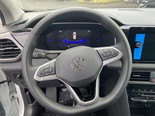 2025 Volkswagen Taos 1.5T SE Black