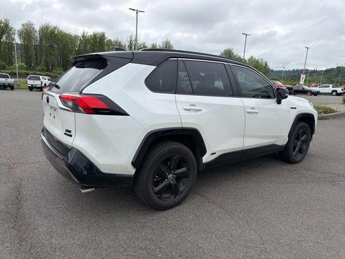 Blizzard Pearl/Midnight Black Metallic 2021 Toyota RAV4 Hybrid SE