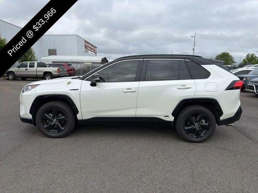 Blizzard Pearl/Midnight Black Metallic 2021 Toyota RAV4 Hybrid SE