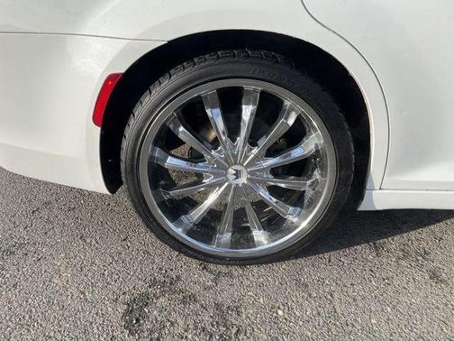 2017 Chrysler 300C Base