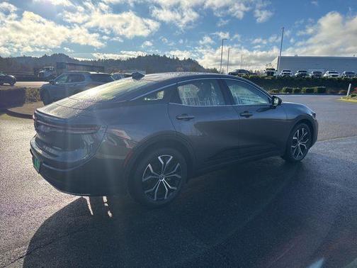 2024 Toyota Crown XLE