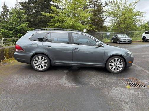Platinum Gray Metallic 2013 Volkswagen Jetta SportWagen TDI