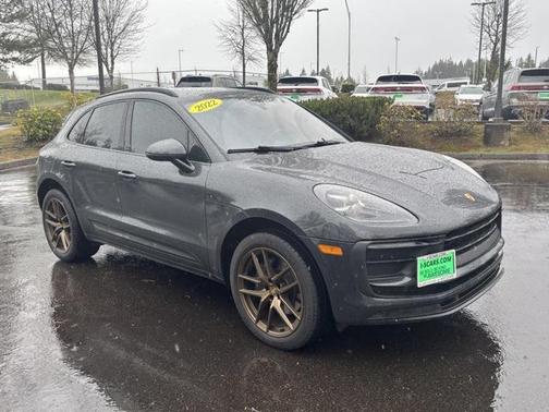 2022 Porsche Macan Base