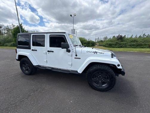 Bright White Clearcoat 2016 Jeep Wrangler Unlimited Freedom