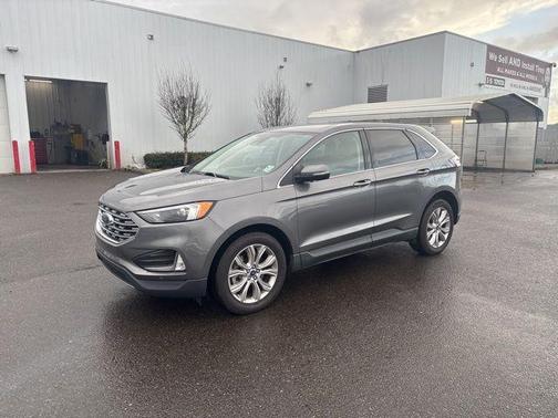 2022 Ford Edge Titanium