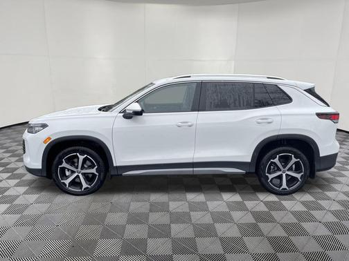 pure white 2026 Volkswagen Tiguan 2.0T SE 4MOTION
