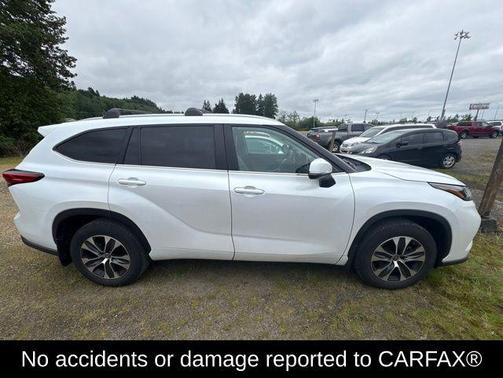 Pearl 2023 Toyota Highlander XLE