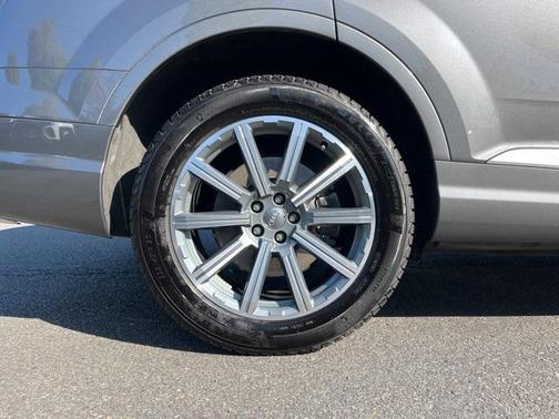 2019 Audi Q7 55 Premium Plus