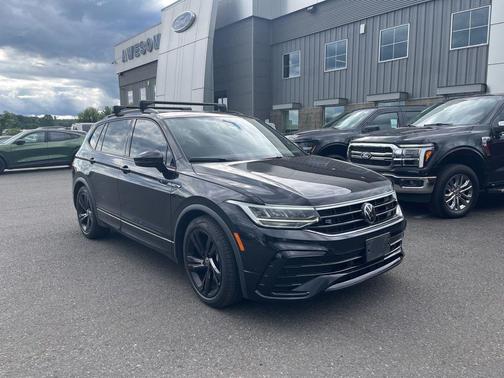 Deep Black Pearl 2024 Volkswagen Tiguan 2.0T SE R-Line Black 4MOTION