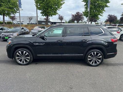 Deep Black 2023 Volkswagen Atlas 3.6L SEL Premium