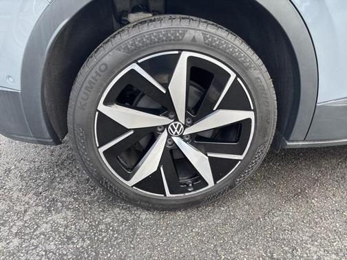 2023 Volkswagen ID.4 Pro