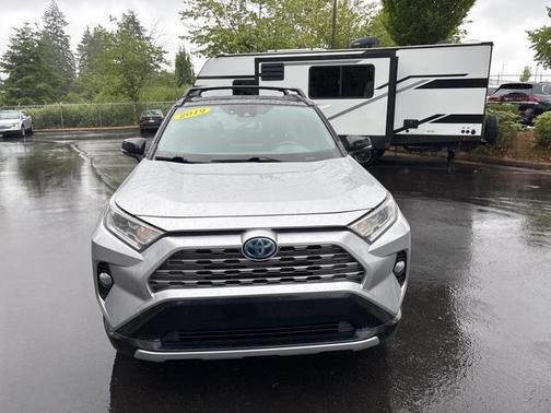 2019 Toyota RAV4 Hybrid SE