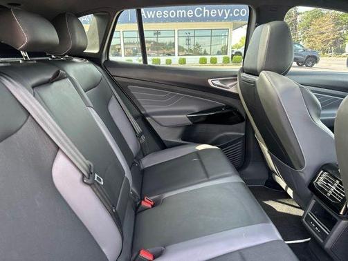 Silver Mist Metallic 2023 Volkswagen ID.4 Pro S