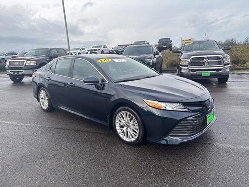 2019 Toyota Camry Hybrid XLE