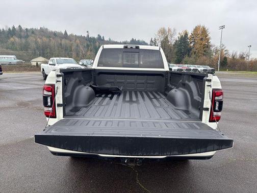 2022 RAM 3500 Limited Crew Cab 4x4 8' Box