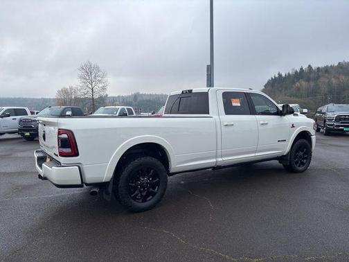 2022 RAM 3500 Limited Crew Cab 4x4 8' Box