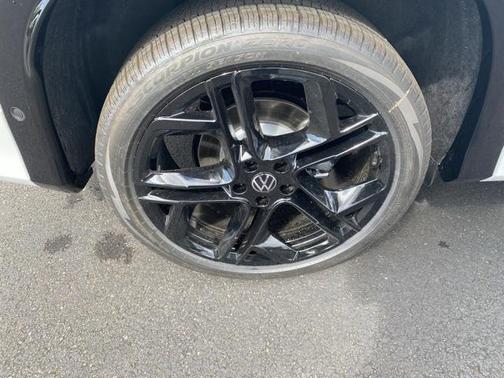 2025 Volkswagen Tiguan 2.0T SE R-Line Black 4MOTION