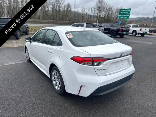 2025 Toyota Corolla LE