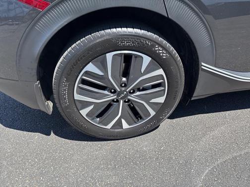 2022 Kia EV6 Light