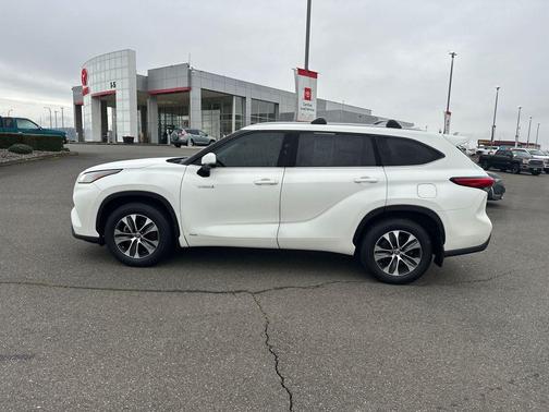 2021 Toyota Highlander Hybrid XLE