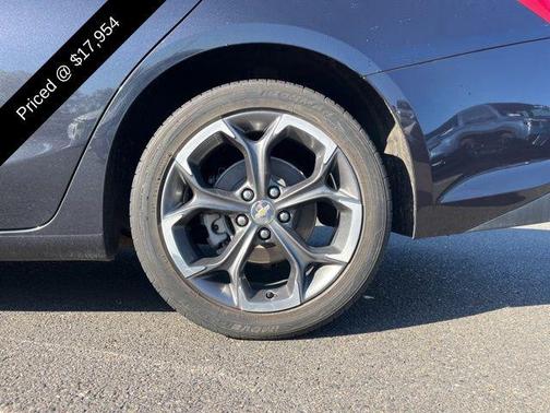 Dark Ash Metallic 2022 Chevrolet Malibu FWD LT