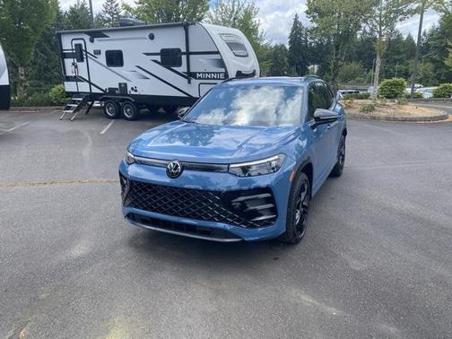 2025 Volkswagen Tiguan 2.0T SE R-Line Black 4MOTION