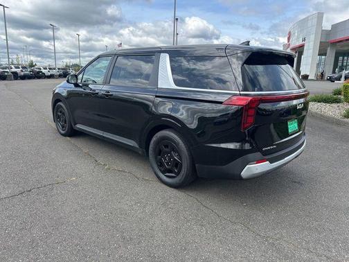 Aurora Black Pearl 2025 Kia Carnival LXS