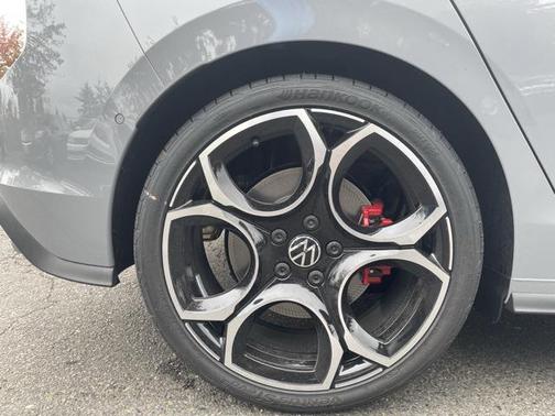 2025 Volkswagen Golf GTI 2.0T S DSG