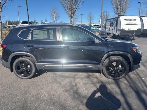 2025 Volkswagen Taos 1.5T SEL
