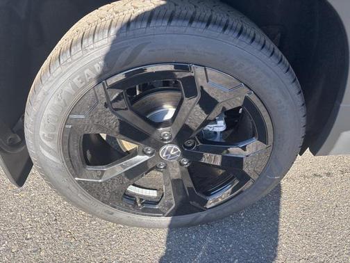 2025 Volkswagen Taos 1.5T SEL