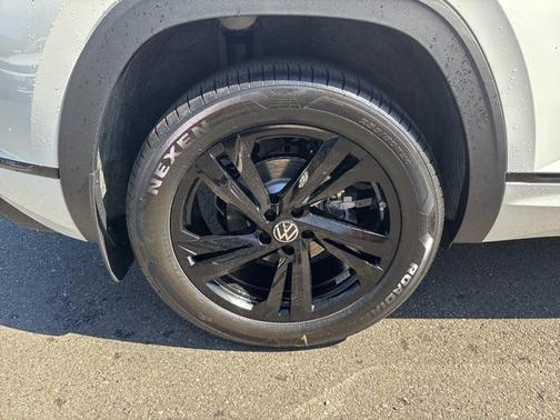 2026 Volkswagen Atlas Cross Sport 2.0T SEL