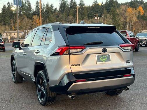 2021 Toyota RAV4 Hybrid SE