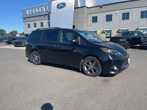 Attitude Black 2015 Toyota Sienna SE Premium