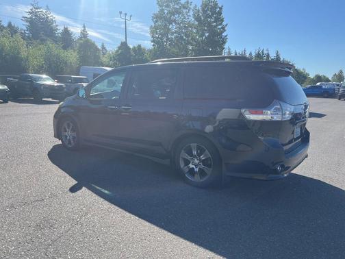 Attitude Black 2015 Toyota Sienna SE Premium