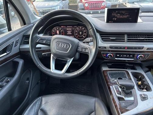 2019 Audi Q7 45 Premium Plus