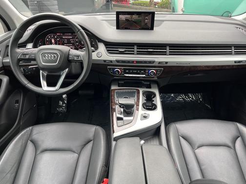 2019 Audi Q7 45 Premium Plus