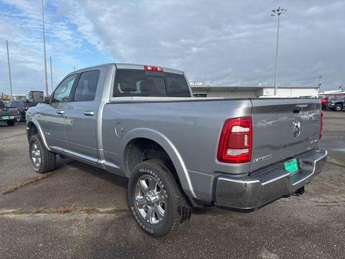 2020 RAM 2500 Laramie Crew Cab 4X4 6'4' Box