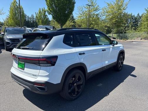 2025 Volkswagen Taos 1.5T SE Black
