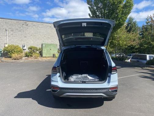 2025 Volkswagen Taos 1.5T SEL