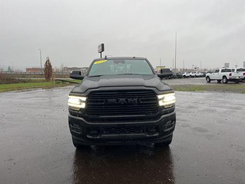 2019 RAM 2500 Laramie Crew Cab 4x4 6'4' Box
