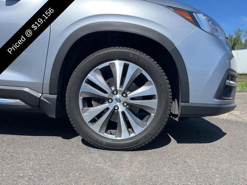Ice Silver Metallic 2021 Subaru Ascent Limited 7-Passenger