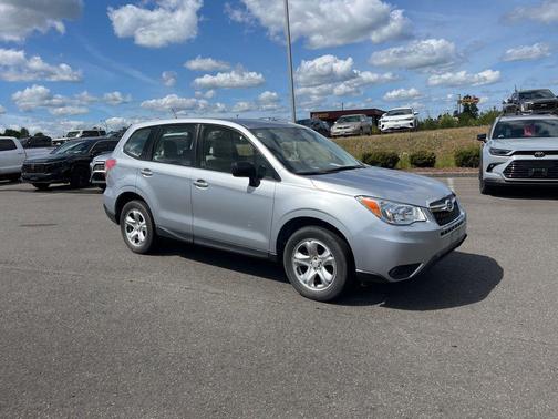 Ice Silver Metallic 2015 Subaru Forester 2.5i